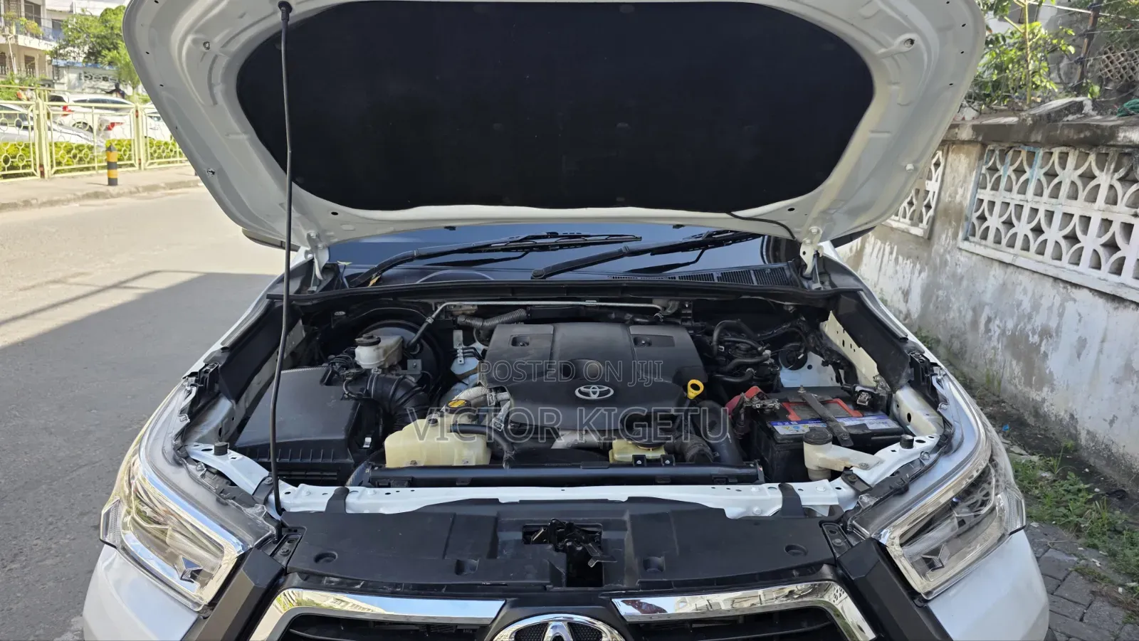 Toyota Hilux 2016 White