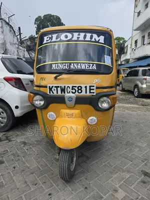 Piaggio 2021 Yellow