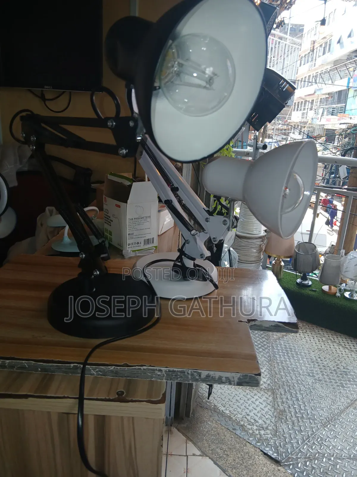 Adjustable Reading/Desk Lamp