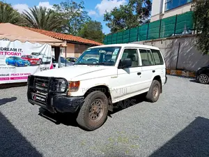 Mitsubishi Pajero 2003 White
