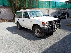 Mitsubishi Pajero 2003 White
