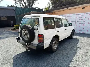 Mitsubishi Pajero 2003 White