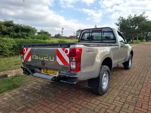 Isuzu D-MAX 2021 Gold
