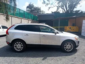 Volvo XC60 2010 Silver