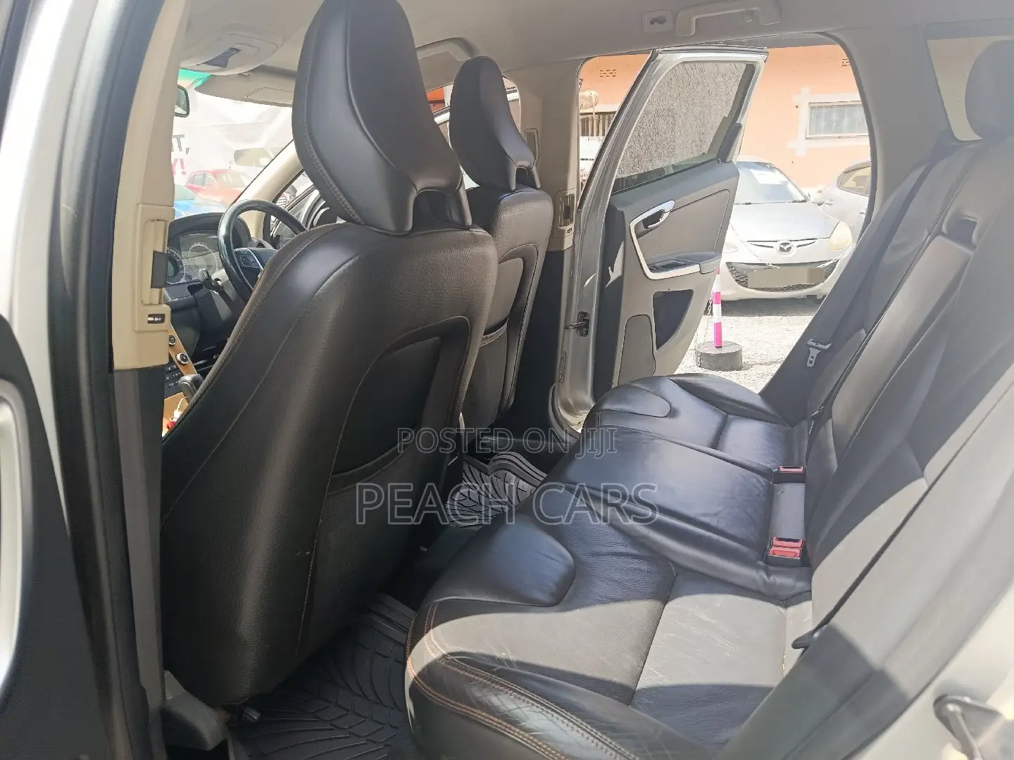 Volvo XC60 2010 Silver