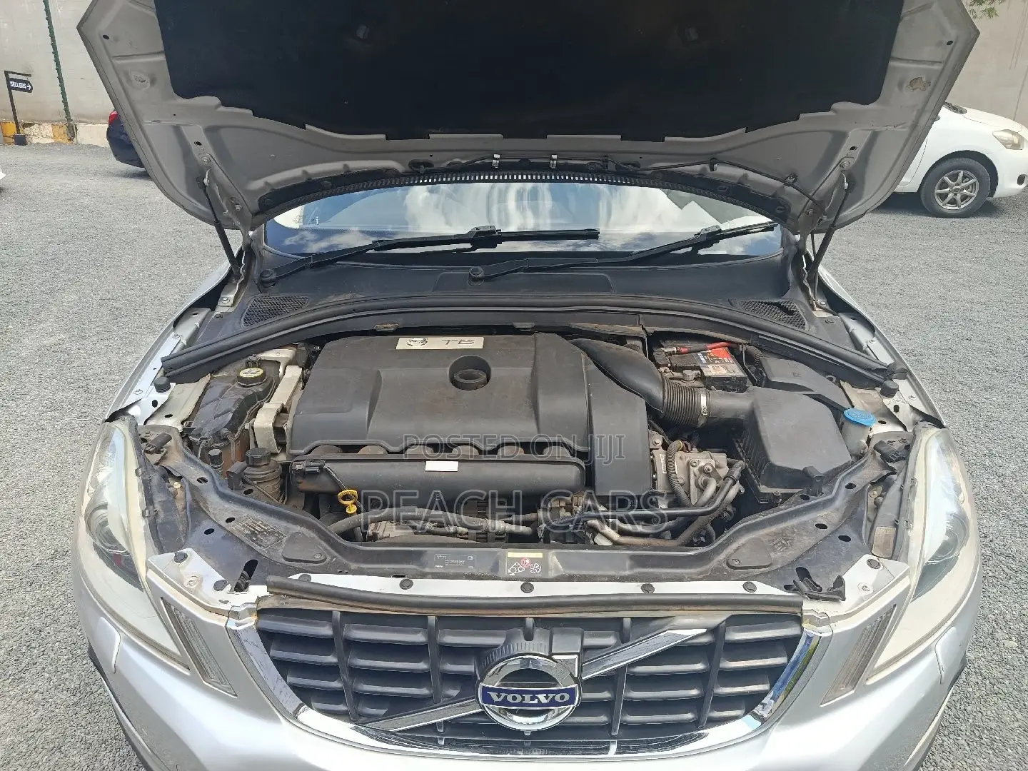 Volvo XC60 2010 Silver