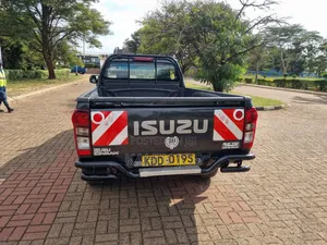 Isuzu D-MAX 2022 Gray