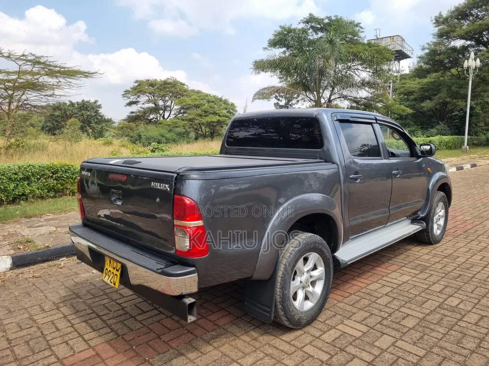 Toyota Hilux 2013 Gray