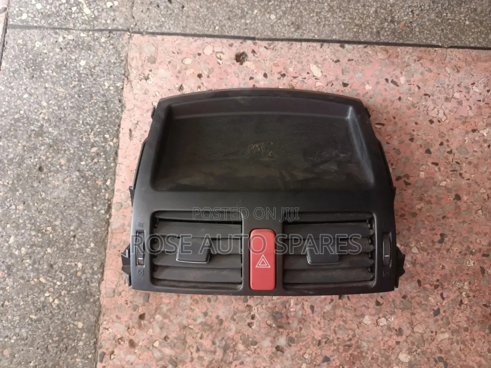 Hazard Panel Auris 2010