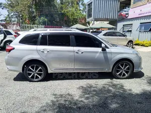 Toyota Corolla Fielder 2018 Silver