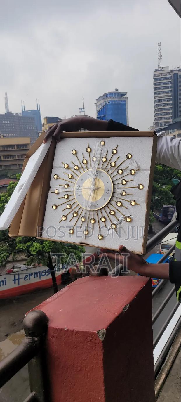 Luxury Sunburst Wall Clock - Elegant Home Decor