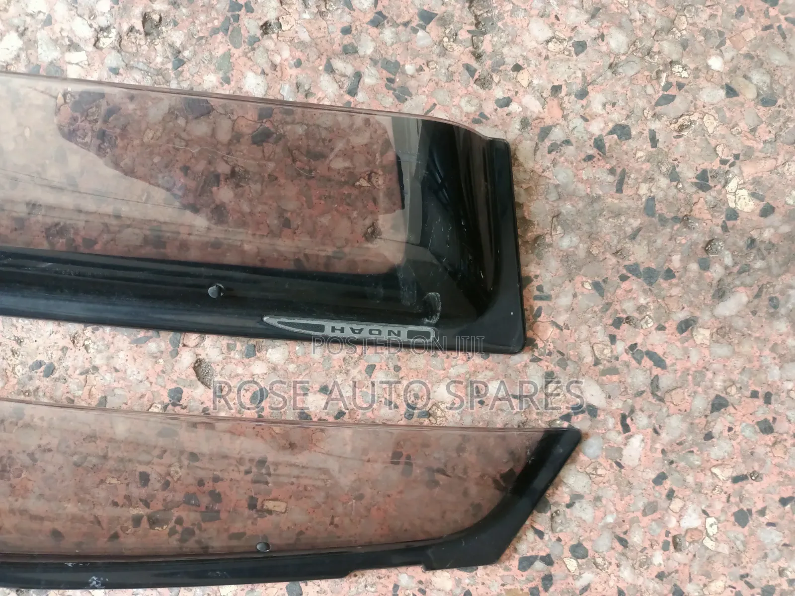 Windbreaker Toyota Noah 2008-2012