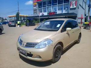 Nissan Tiida 2009 Gold