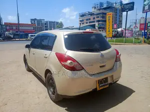 Nissan Tiida 2009 Gold
