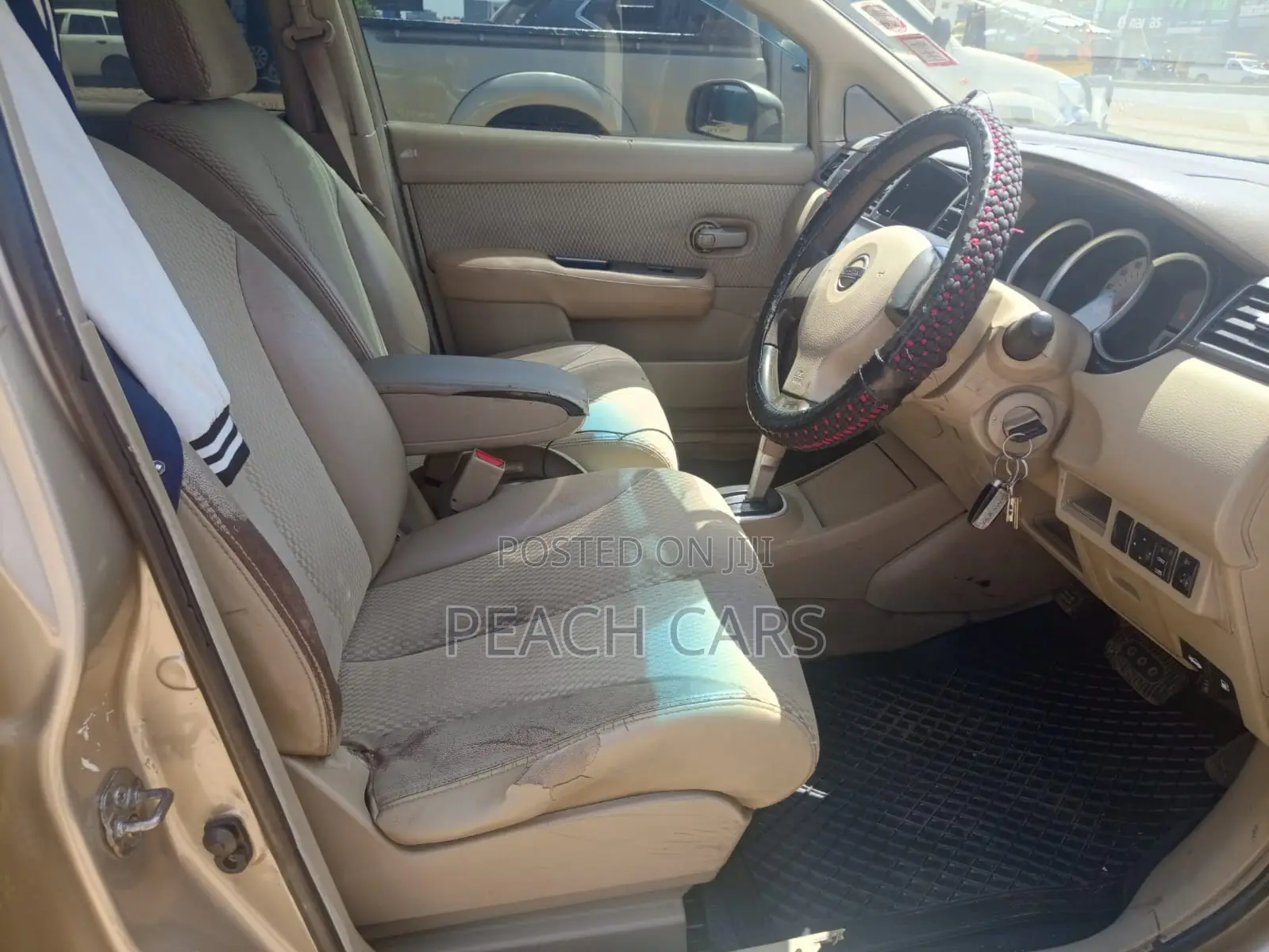 Nissan Tiida 2009 Gold