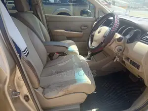Nissan Tiida 2009 Gold