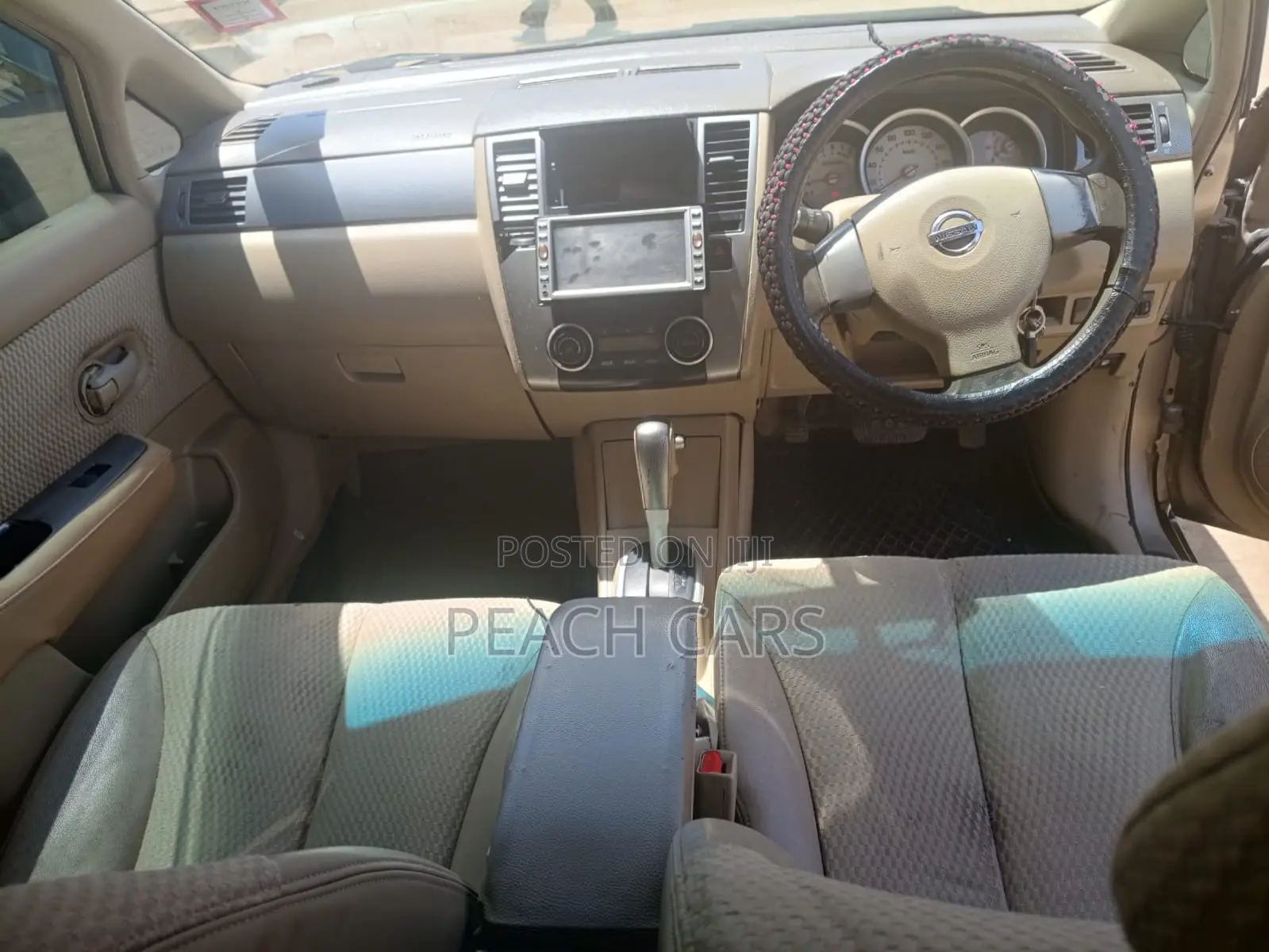 Nissan Tiida 2009 Gold