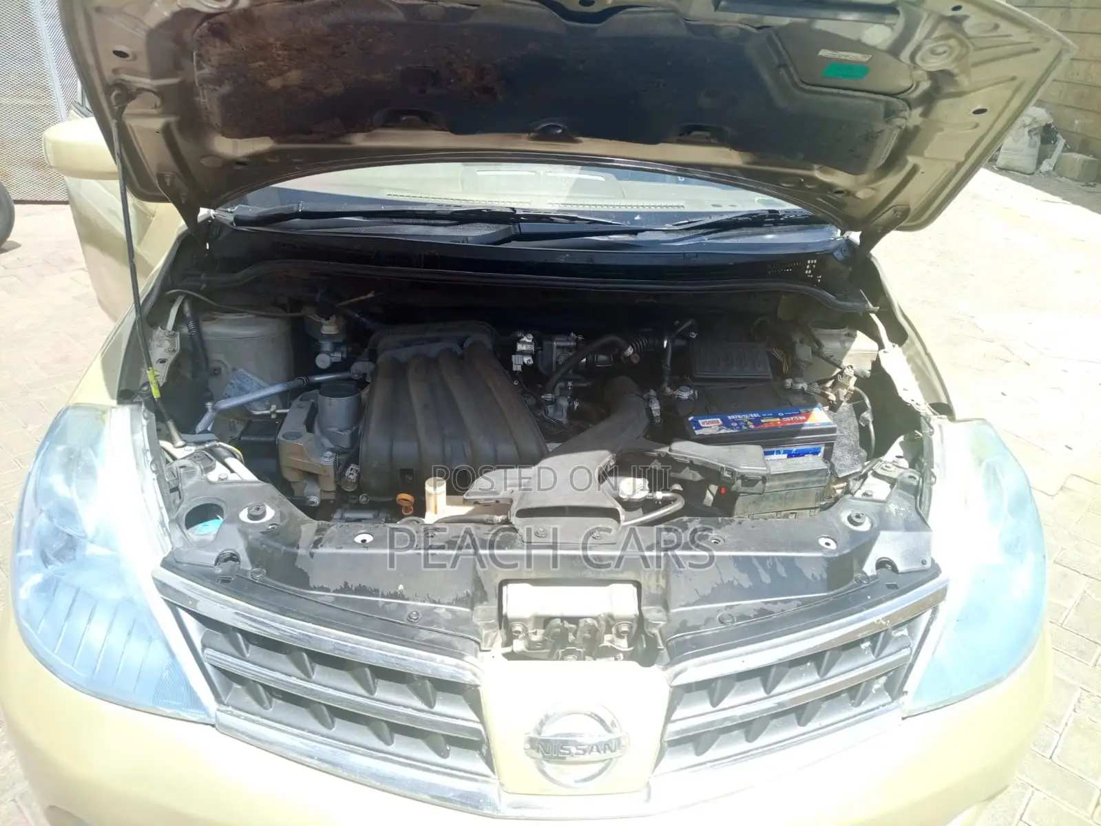 Nissan Tiida 2009 Gold