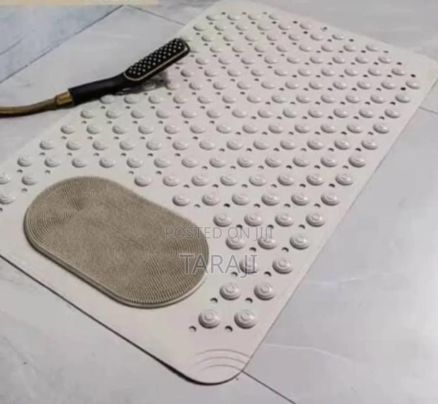 Non-Slip Bathroom Mat - Super Absorbent Bath Rug