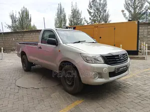 Toyota Hilux 2014 Silver