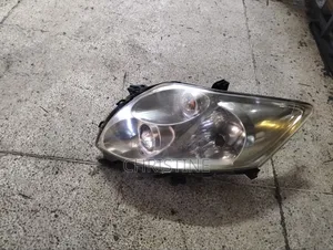 Toyota Auris Headlight Left Non Xenon