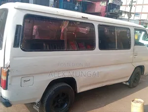 Nissan Caravan (Urvan) 2000 White