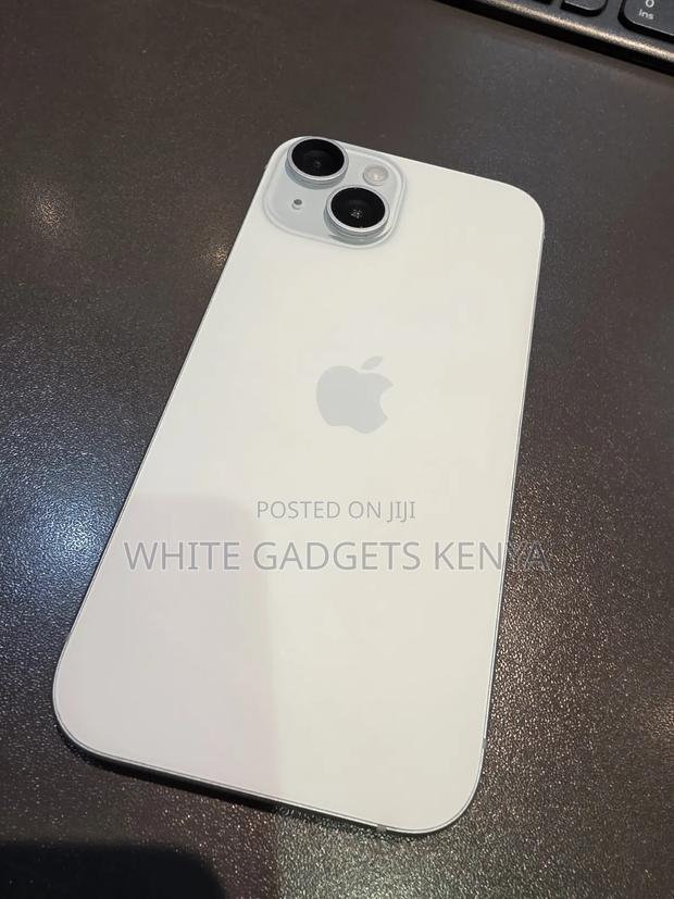 Apple iPhone 15 128 GB White - thumbnail 2