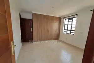 5bdrm Maisonette in Gateway Mall Area for rent