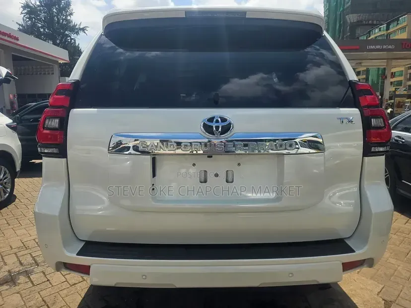 Toyota Land Cruiser Prado 2.8 2021 White