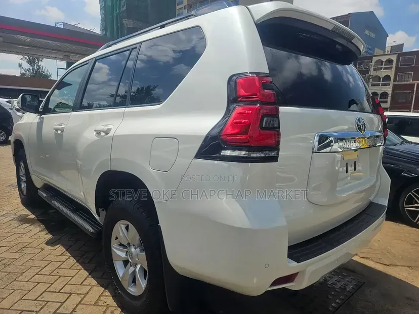 Toyota Land Cruiser Prado 2.8 2021 White