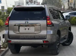 Toyota Land Cruiser Prado 2.7 2022 Gray