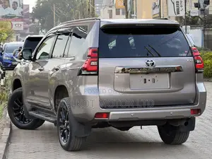 Toyota Land Cruiser Prado 2.7 2022 Gray