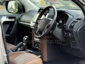 Toyota Land Cruiser Prado 2.7 2022 Gray