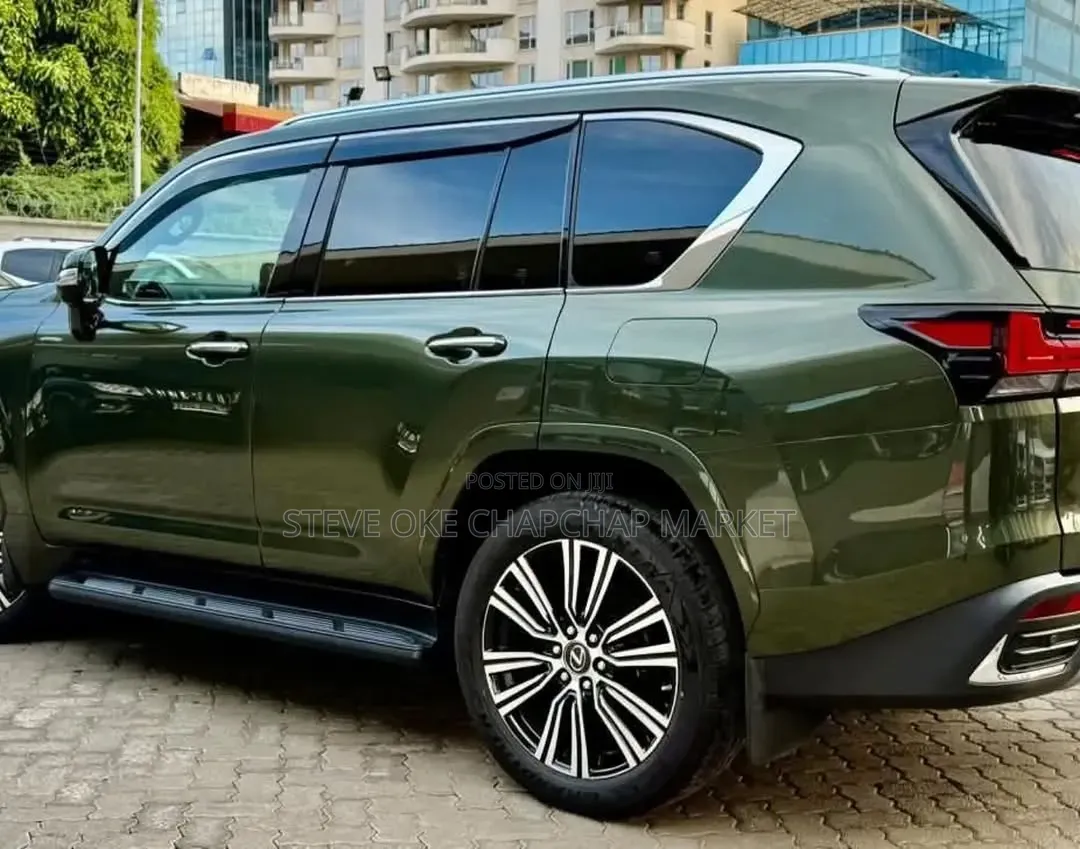 Lexus LX 2022 Green