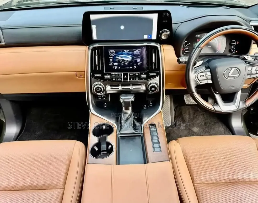 Lexus LX 2022 Green