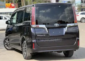 Toyota Esquire 2.0 FWD (7 seater) 2019 Purple