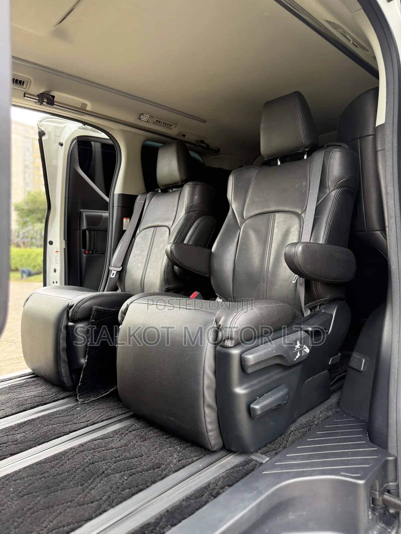 Toyota Alphard 2.5 Petrol AWD 2019 White