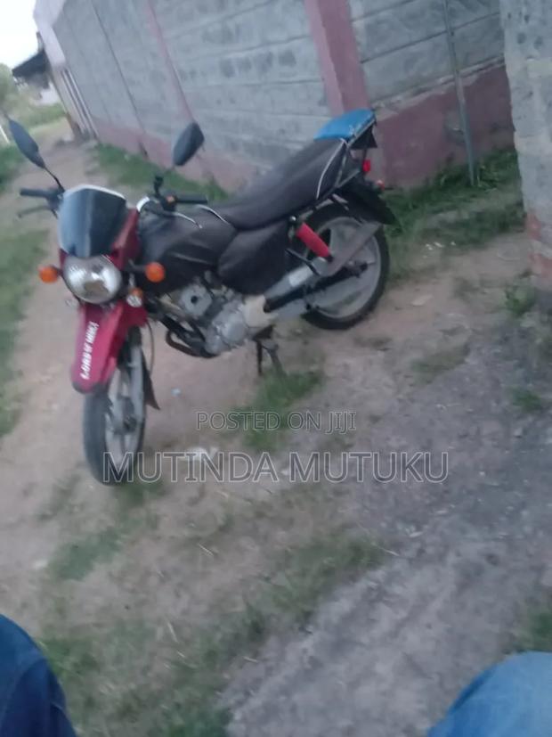 TVS HLX 125 2023 Red