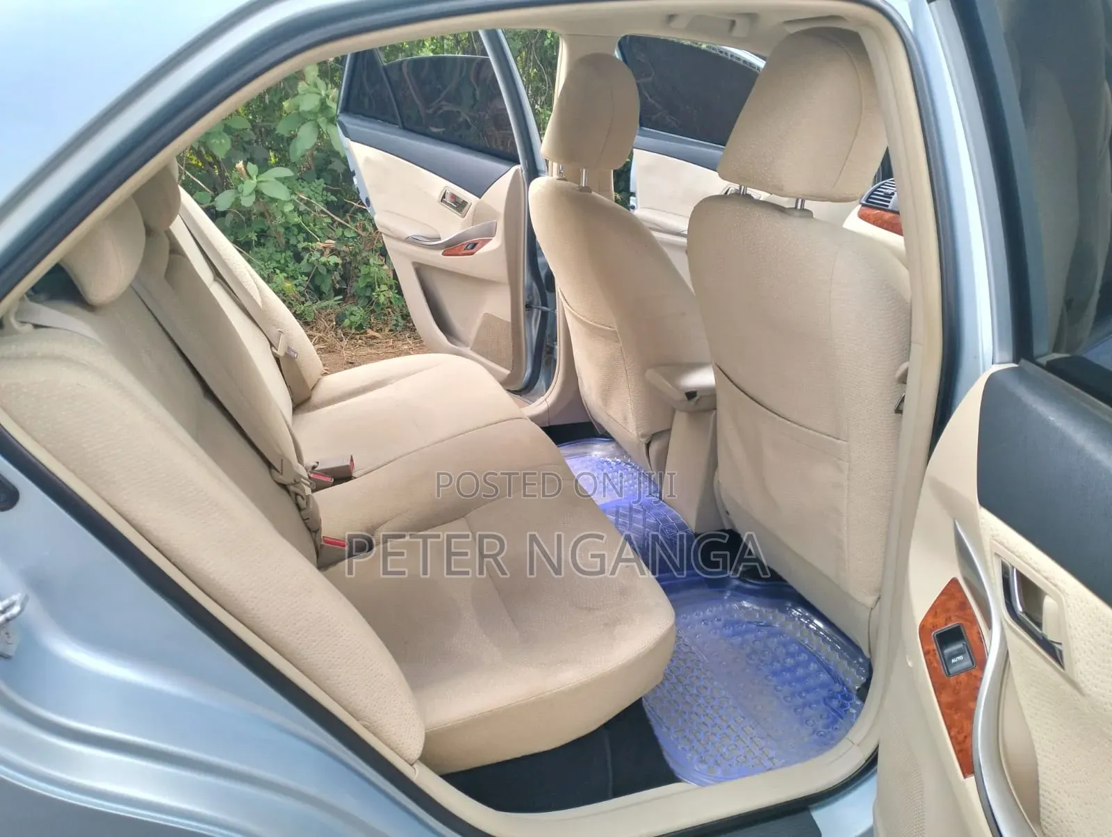 Toyota Premio 2014 Silver