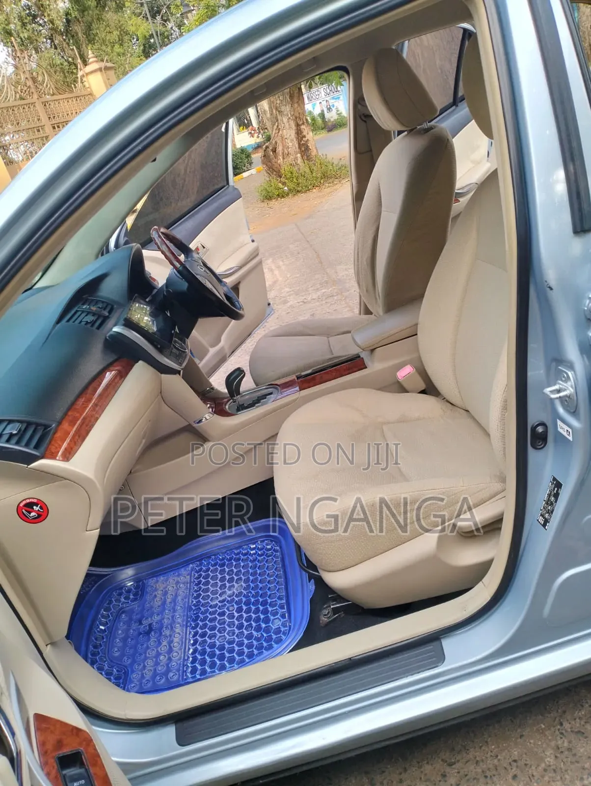 Toyota Premio 2014 Silver