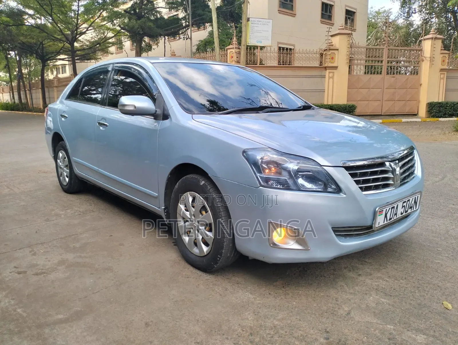 Toyota Premio 2014 Silver