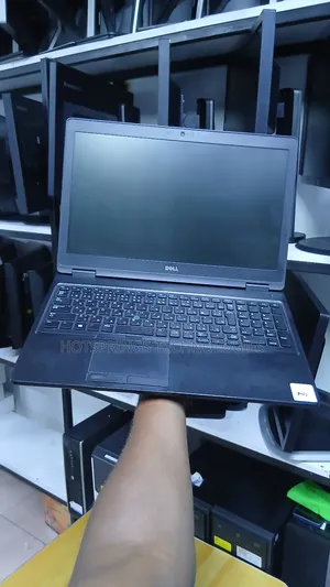 Laptop Dell Latitude 5580 8GB Intel Core i5 SSD 256GB