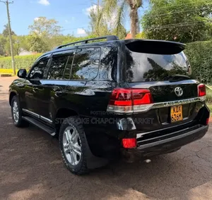 Toyota Land Cruiser 4.5 V8 VXR 2013 Black