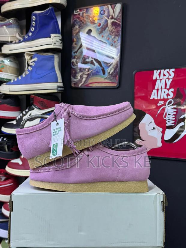 Clarks Originals Wallabee Pink Suede.