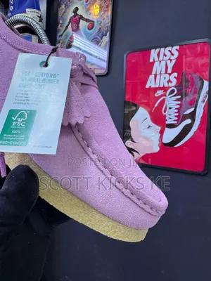 Clarks Originals Wallabee Pink Suede.