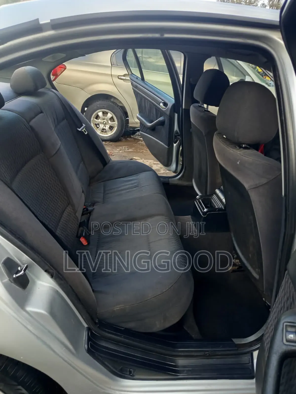 BMW 320i 2005 Silver
