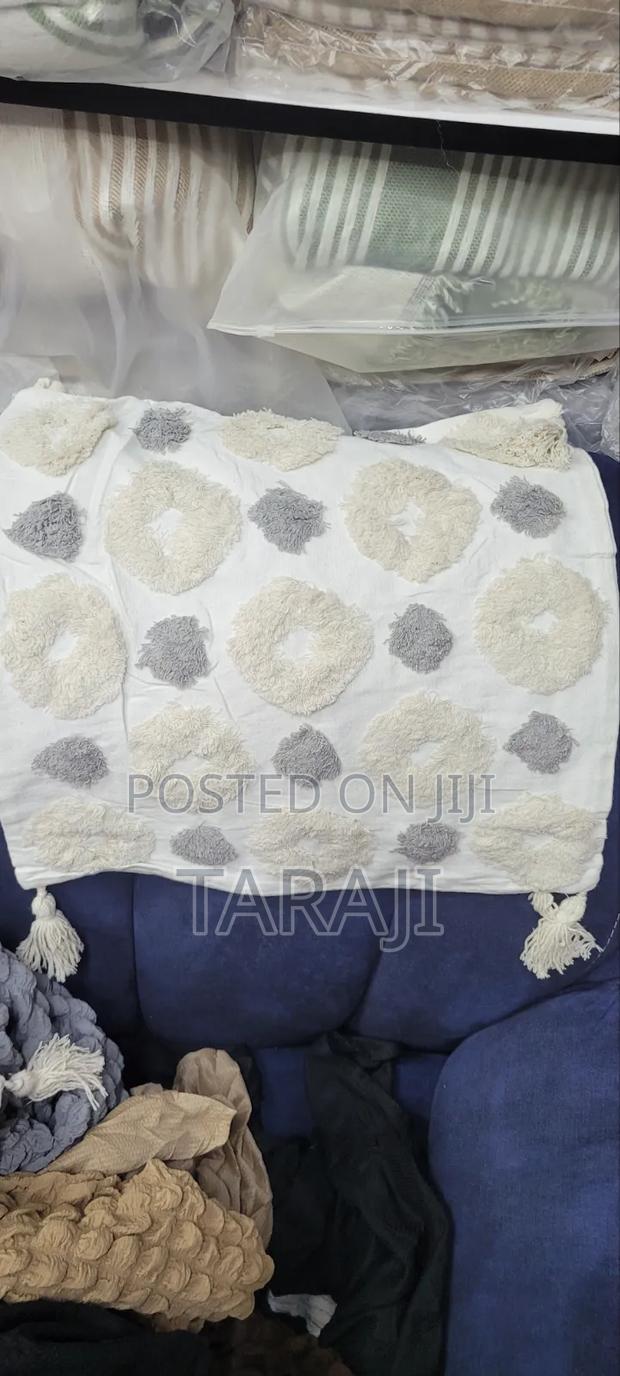 Elegant Boho Cushion Cases - Luxury Tufted Throw Pillow Covers - thumbnail 4