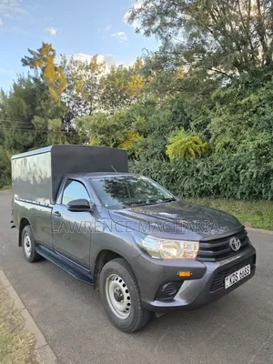 Toyota Hilux 2025 Gray