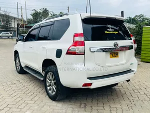 Toyota Land Cruiser Prado 2016 White