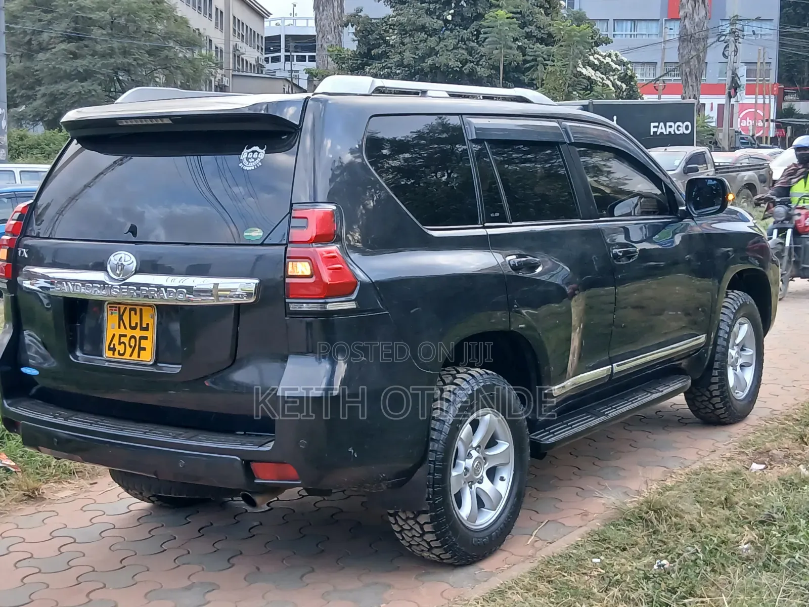 Toyota Land Cruiser Prado 2011 Black